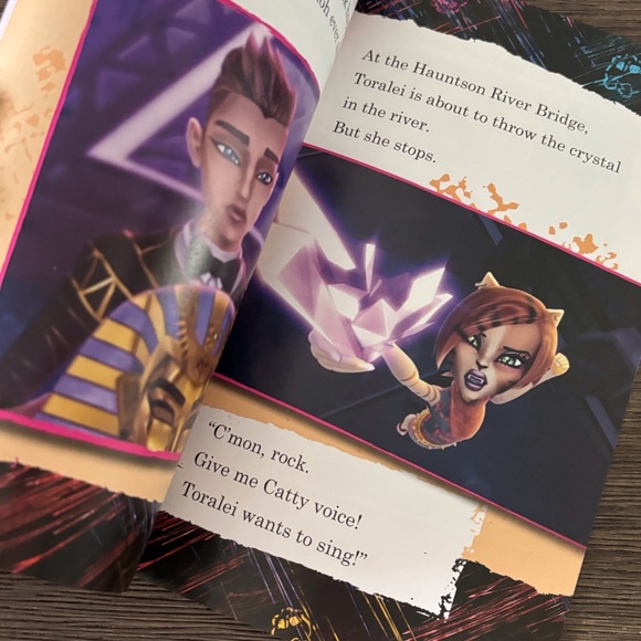 Monster High Catty Noir Finds Her Voice Reading level 3 paperback book - Picture 3 of 3